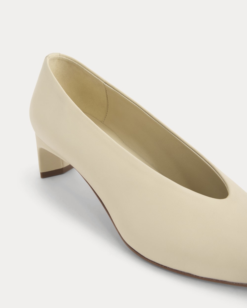 Made in Italy Almond-Toe Pump | Crema - Image 6