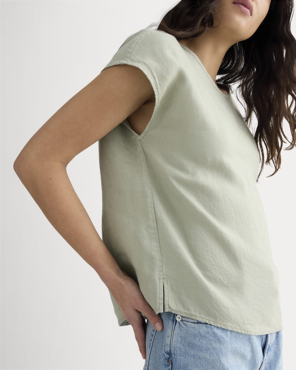 The Muscle Top in Linen | Seagrass - Image 4