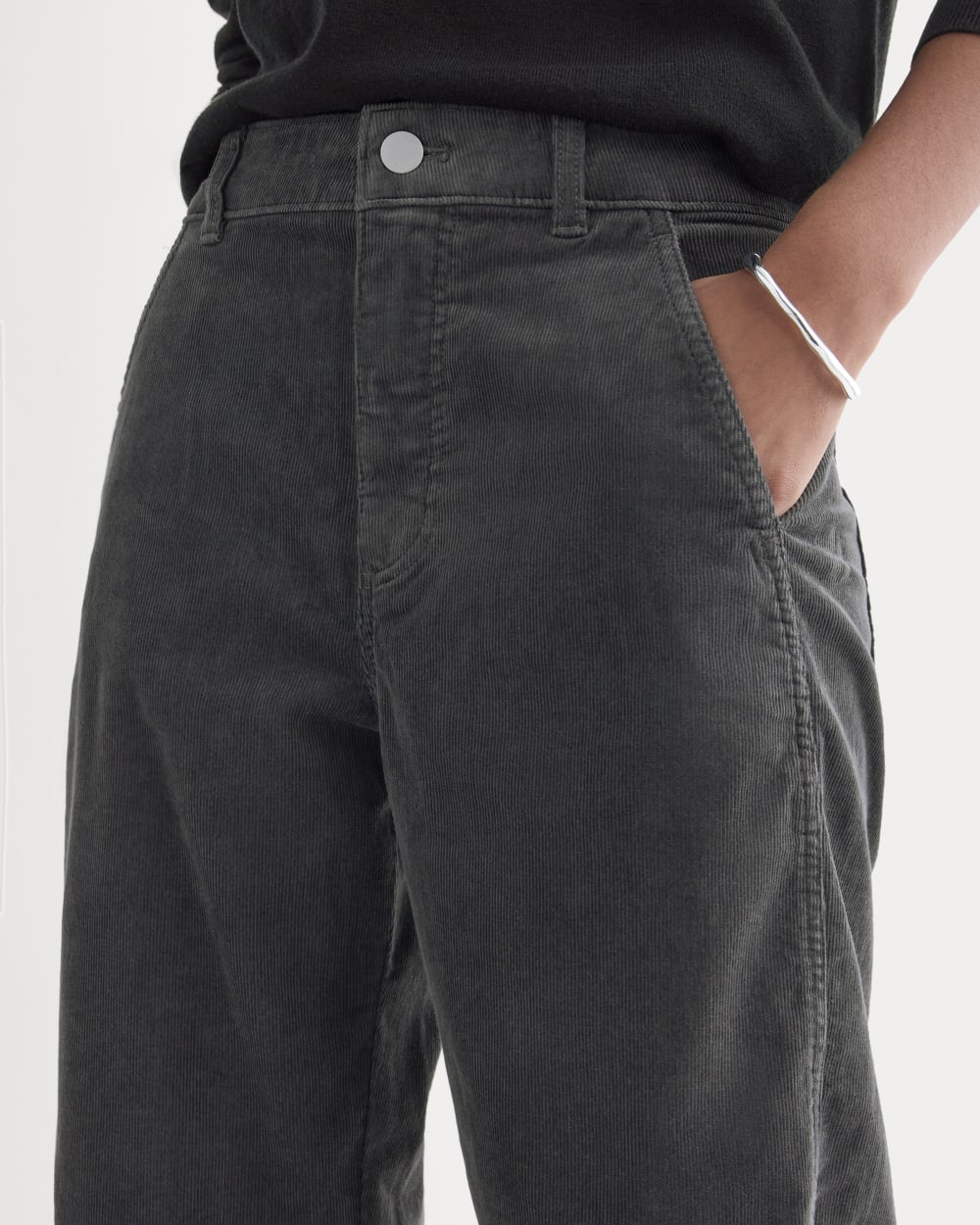 The Utility Barrel in Corduroy | Graphite - Image 4