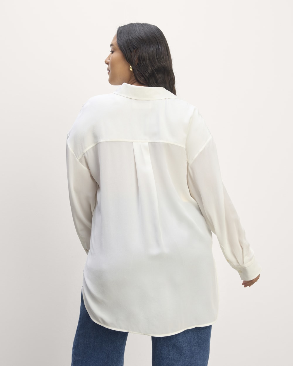 The Boyfriend Shirt in Washable Silk | Off-White - Image 6