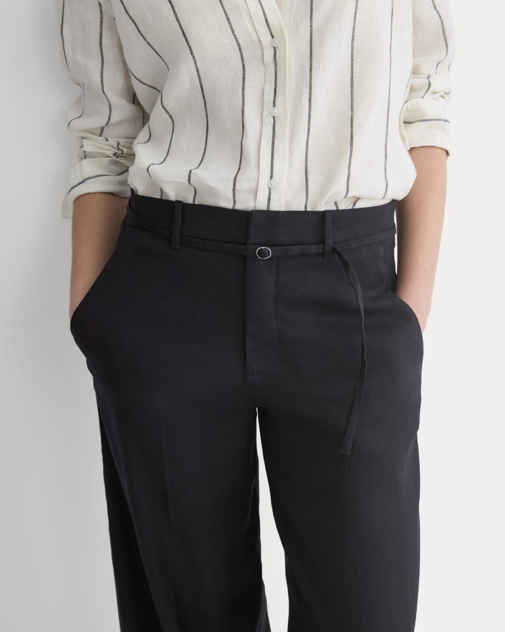 Wide-Leg Belted Pant in Stretch Linen | Black | Regular - Image 4