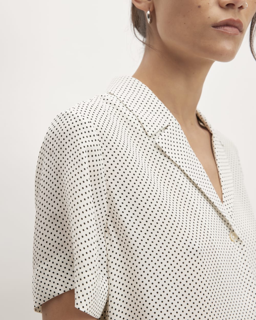 The Notch Shirt in Washable Silk | Bone / Black Polka Dot - Image 4