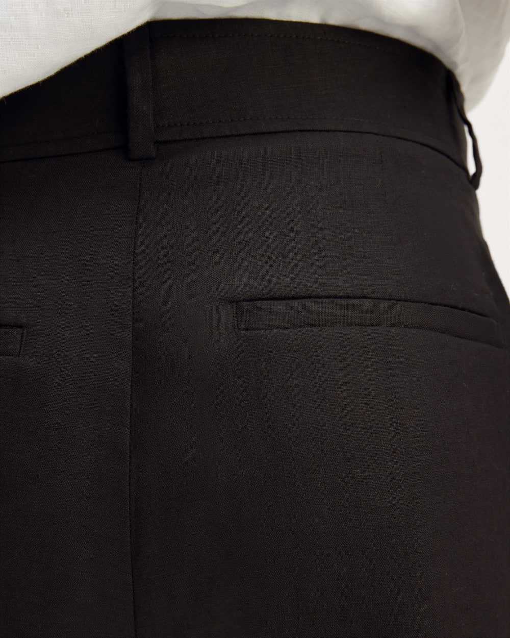 The Linen Way-High® Drape Short | Black - Image 5