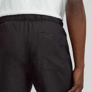 Alternative view of The Linen Easy Short | Black
