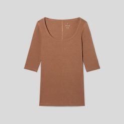 Alternative view of The Luxe Micro-Rib Scoop-Neck Tee | Carob Brown