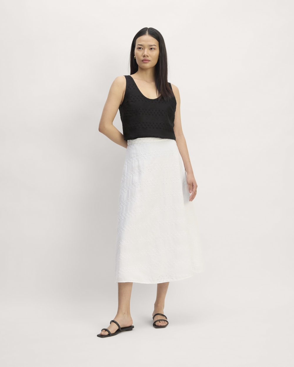 The Linen Eyelet Scoop-Neck Tank | Black Eyelet - Image 3