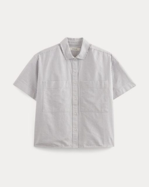 Alternative view of The Short-Sleeve Boxy Oxford | Charcoal / White