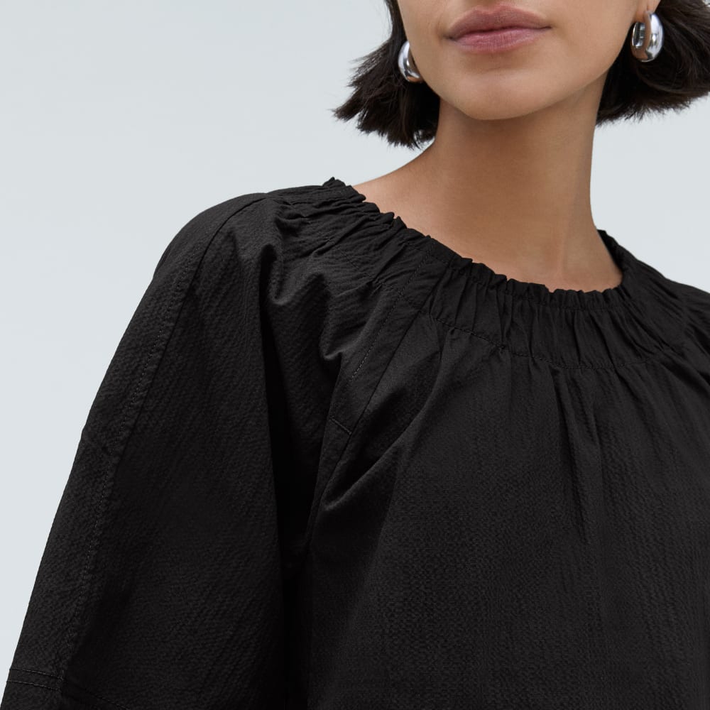 The Seersucker Gathered Tee | Black - Image 4