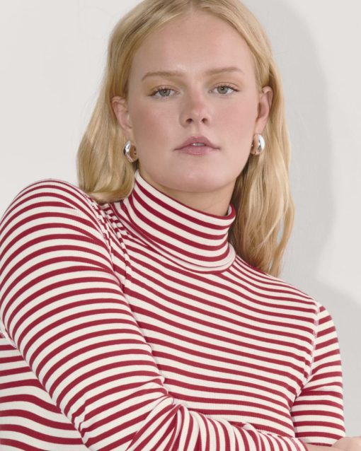 Alternative view of The Luxe Rib Turtleneck | Bone / Berry Red