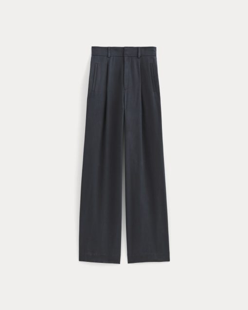 Alternative view of The Draper Pleated Pant in Buttersmooth | Navy | 32 Inseam