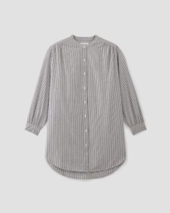Alternative view of The Gauze Oversized Shirt | White / Black