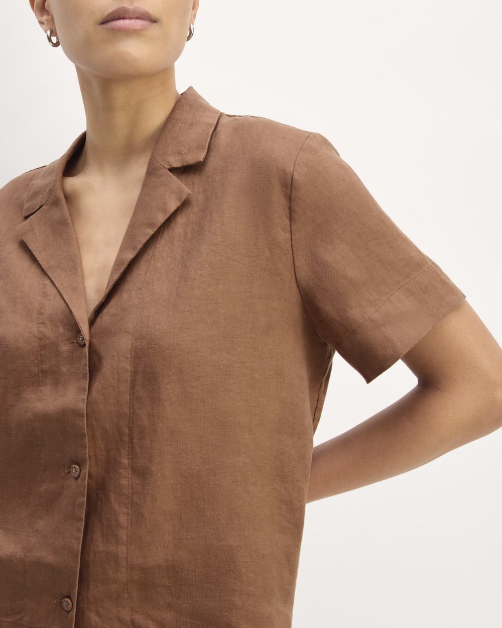 The Notch Shirt in Linen | Carob Brown - Image 4