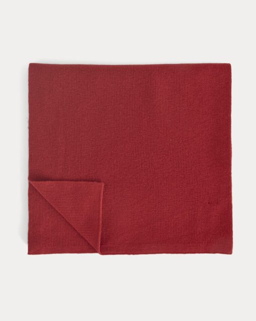 Alternative view of The Cabin Scarf | Berry Red