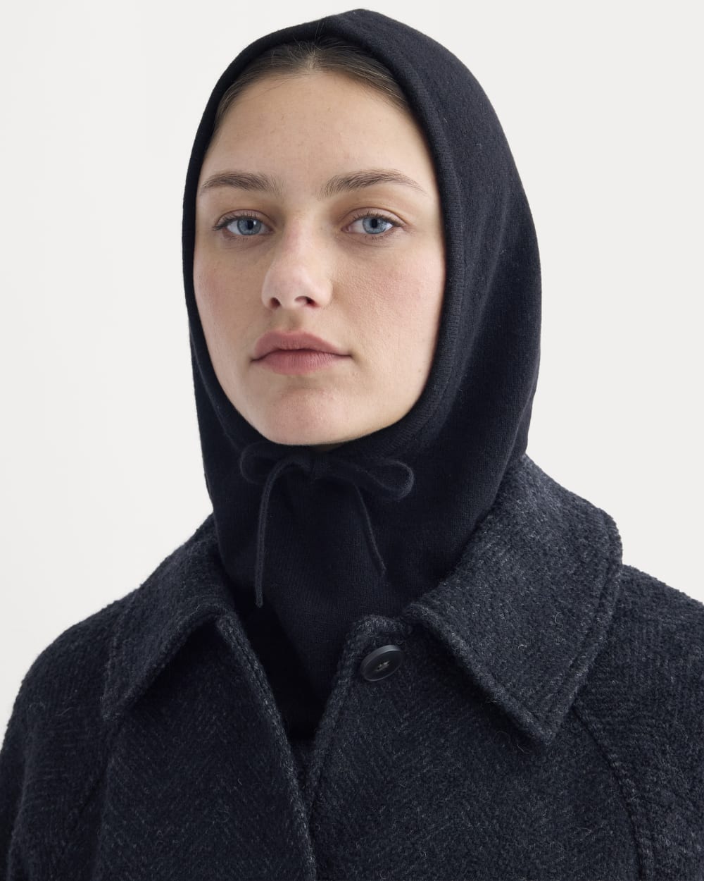 Cashmere Hood | Black - Image 2