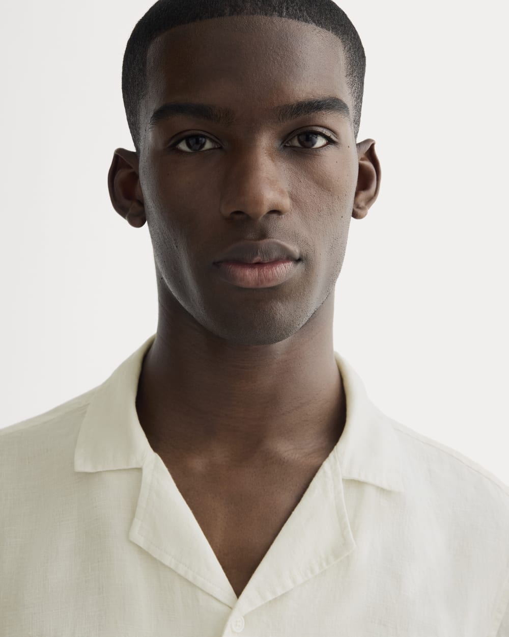 The Resort Shirt in Linen | Natural Chambray - Image 4