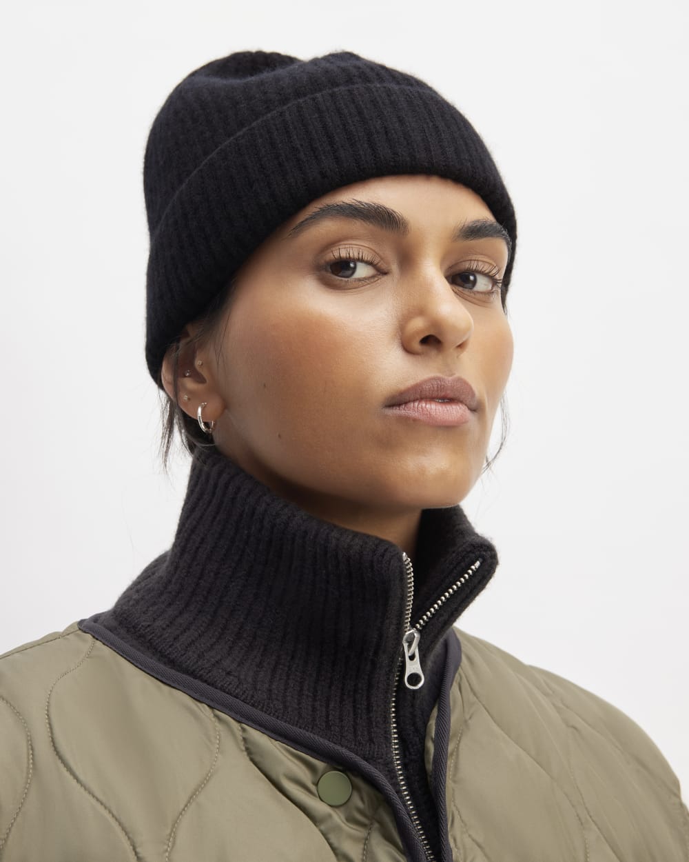 The Cashmere Fine Rib Beanie | Black