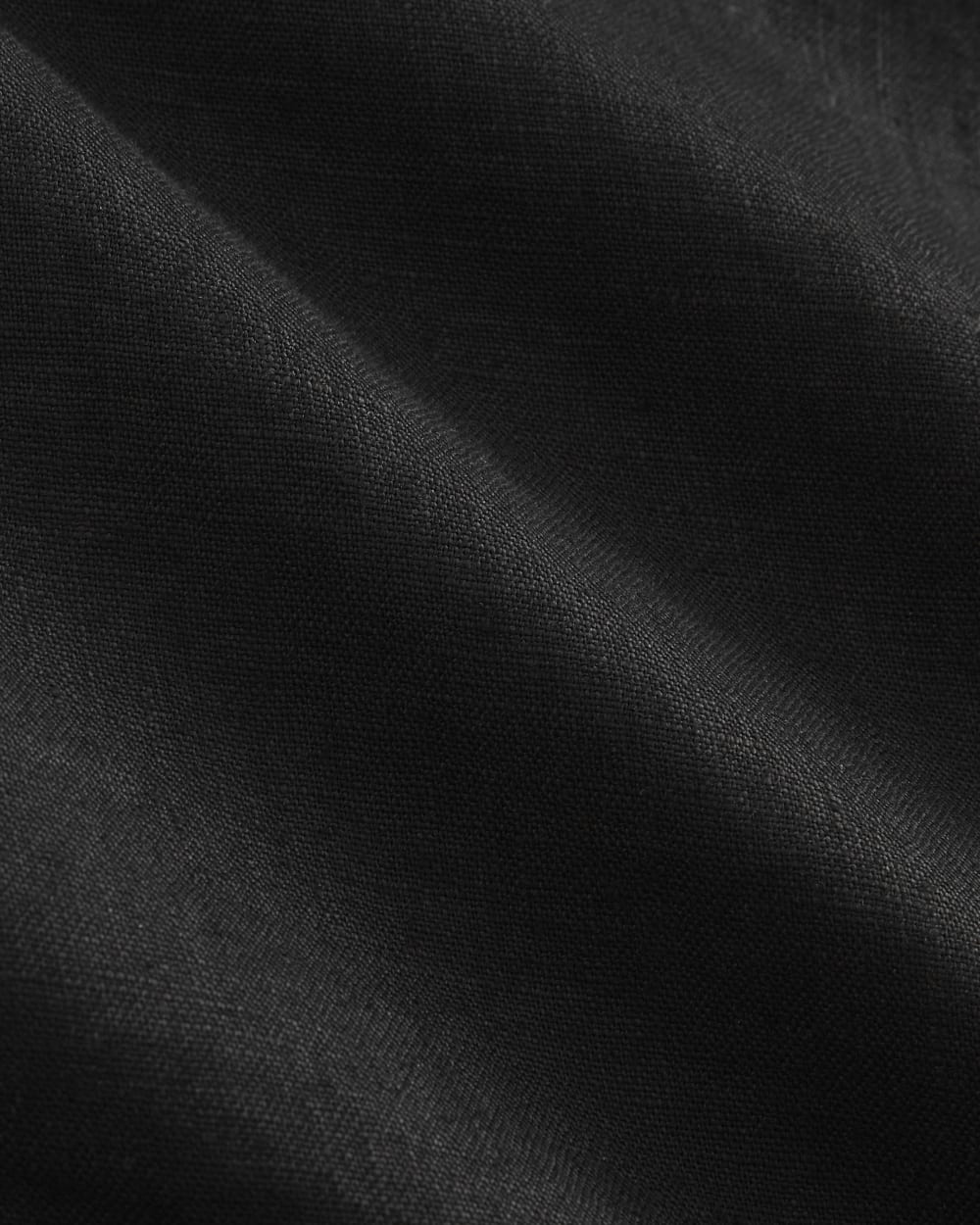 The Resort Shirt in Linen | Black - Image 6