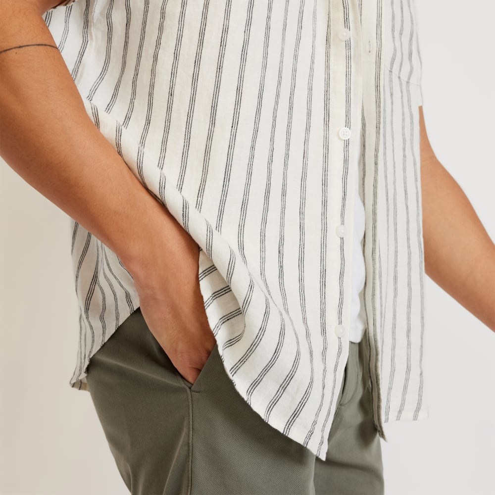 The Classic Short-Sleeve Shirt in Linen | Black / Canvas Tan - Image 5