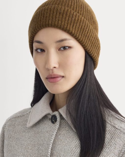 Alternative view of The Cashmere Ribbed Beanie | Heathered Toffee