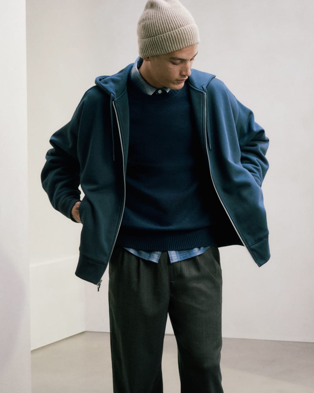 The Cashmere Ribbed Beanie | Dark Heathered Camel - Image 5