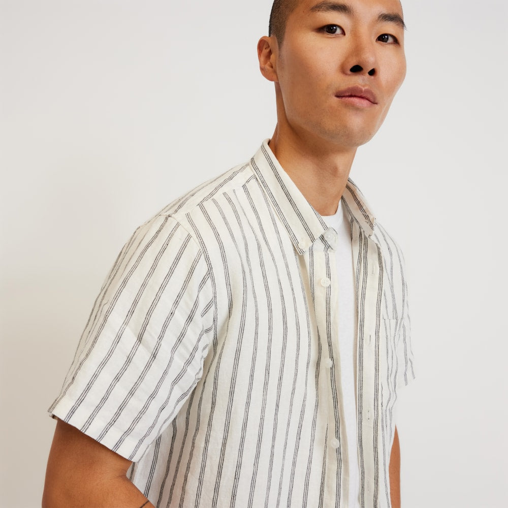 The Classic Short-Sleeve Shirt in Linen | Black / Canvas Tan - Image 4
