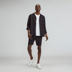 Alternative view of The Relaxed Linen Long-Sleeve Shirt | Black