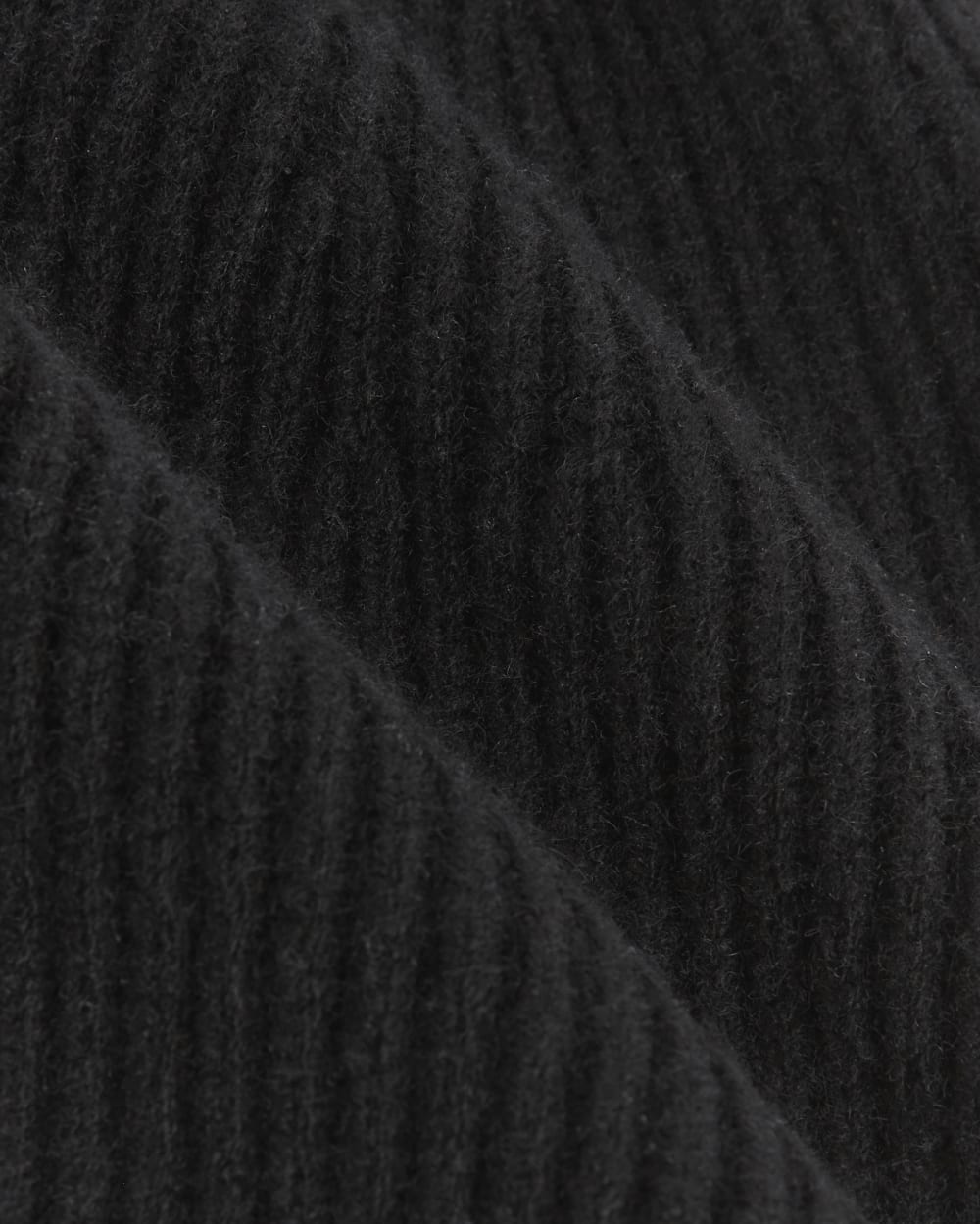 The Cashmere Ribbed Beanie | Black - Image 2
